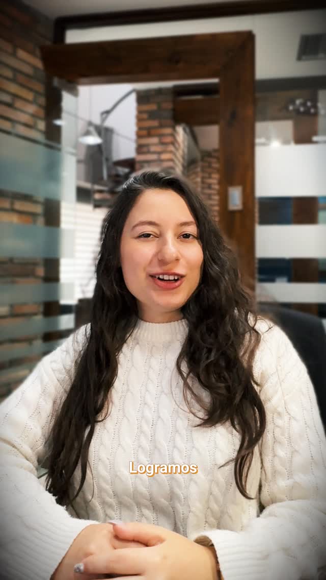La IA puede generar una app pero eso no significa que haya creado un buen producto.
En esta tercera versión de nuestra app de intercambio de barajitas, dejamos de pensar únicamente en cómo se ve y comenzamos a pensar en cómo la usaría una persona real.
✅ Las barajitas ahora se muestran como un álbum.
✅ Los filtros permiten encontrar rápidamente las que tienes, las que te faltan y las repetidas.
✅ Los intercambios tienen su propio espacio.
✅ Los usuarios pueden conversar sin salir de la aplicación.
La diferencia no estuvo en cambiar la herramienta, estuvo en definir mejor las pantallas, las acciones y las decisiones que debe tomar el usuario.
Porque una buena idea no se convierte en producto solo por escribir un prompt, se convierte en producto cuando entiendes el problema que estás resolviendo.
¿Qué aplicación te gustaría construir?
👇 Te leemos en los comentarios.
#Figma #InteligenciaArtificial #UXDesign #DiseñoDeProducto #SoftwareAMedida #Novateva